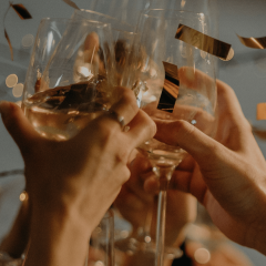 Andrzejki 2025 w Hotelu Sezony – niezapomniana noc pełna muzyki i smaku!