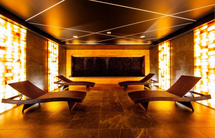 Mineral inhalation chamber