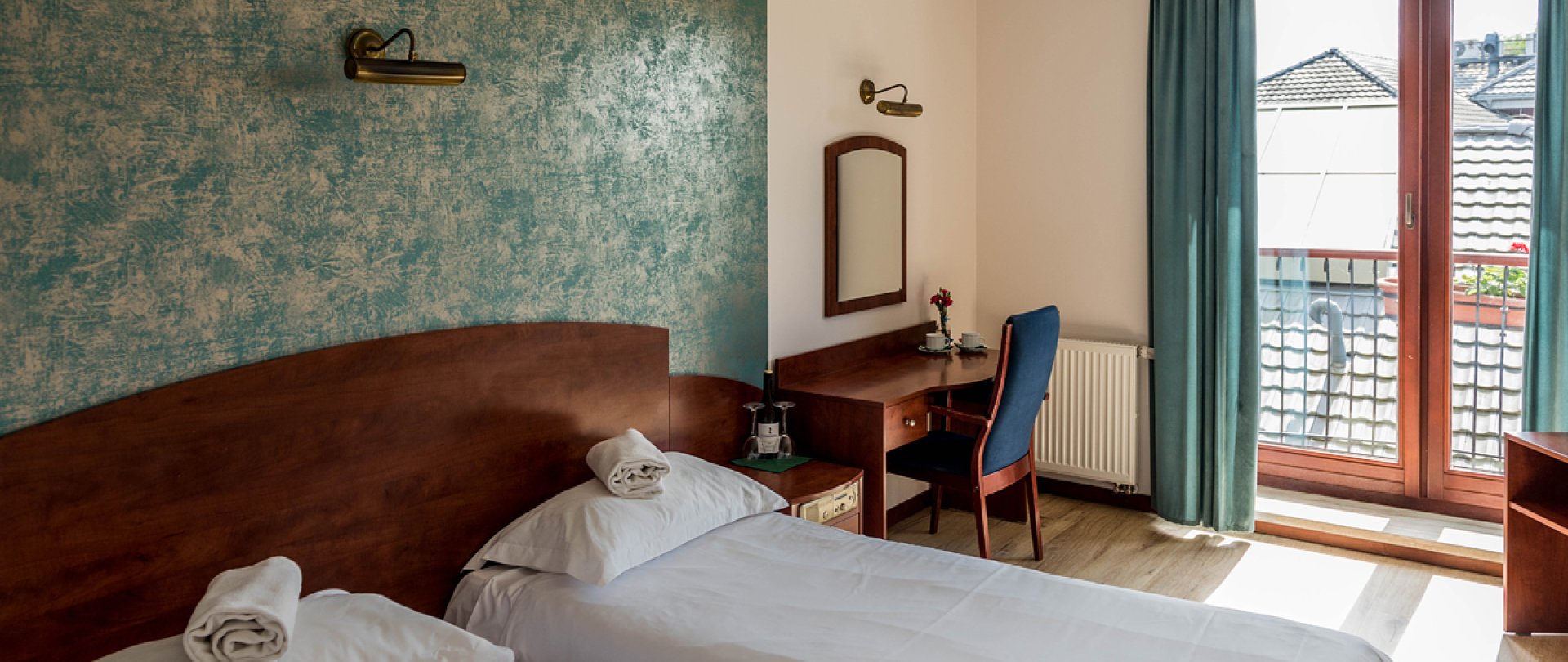 Pokój trzyosobowy z osobnymi łóżkami