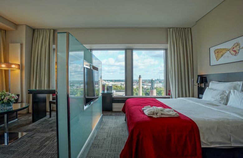 TOPHOTEL
