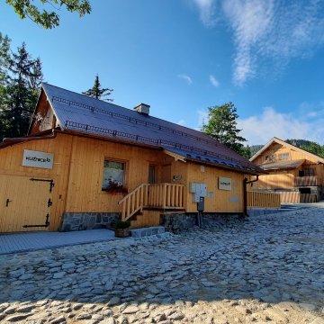 A great base, the house is located directly on the trail