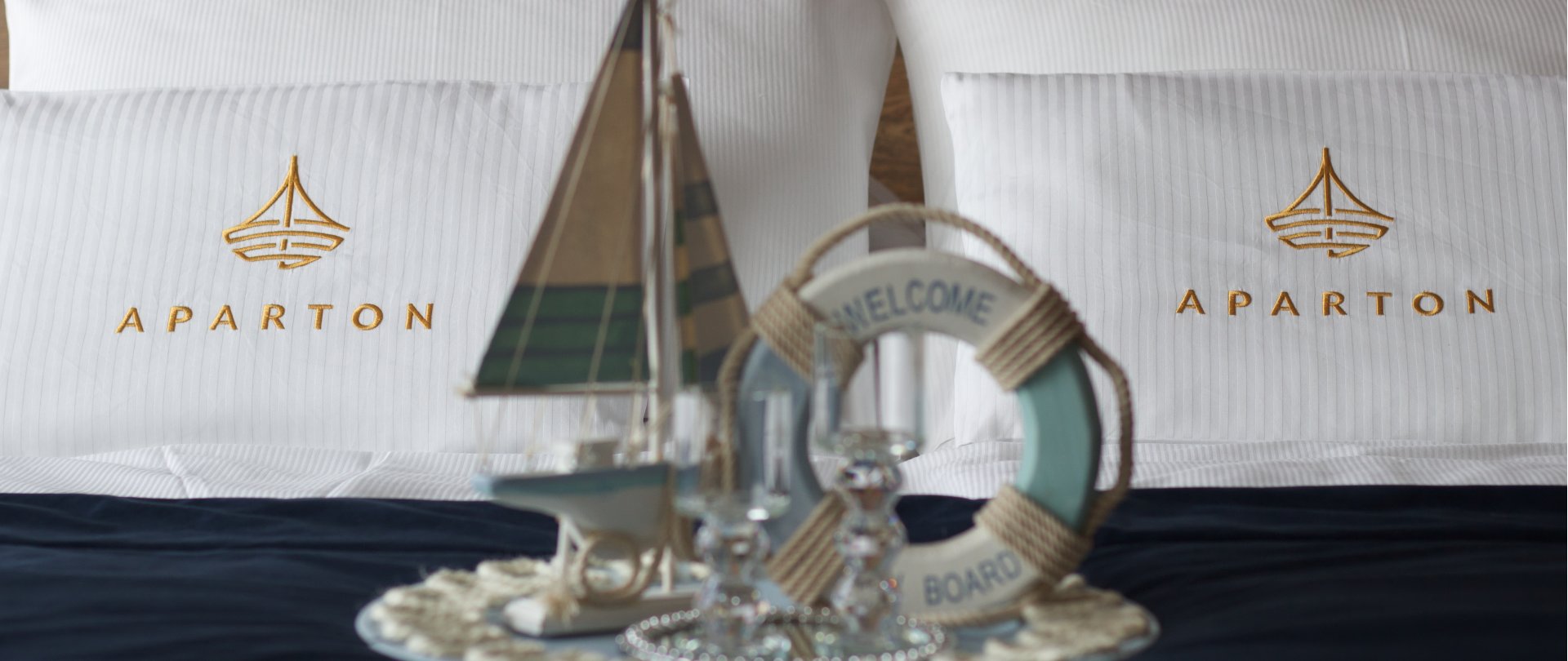 Aparton, Ustka-Przewłoka