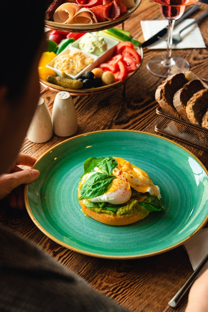 Bajgiel z jajkiem w koszulce ? śniadanie w Krakowie z twistem nowojorskim