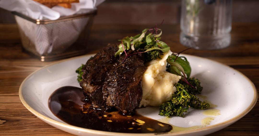 aromatyczne mięso w krakowskiej restauracji 