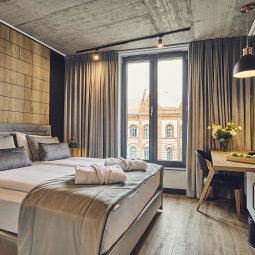 comfrotable room with workplace cracow