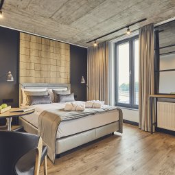 the bridge suite romantic room for city break