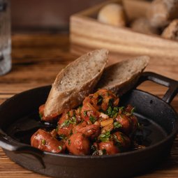 Fresh bread in an artisanal breakfast.