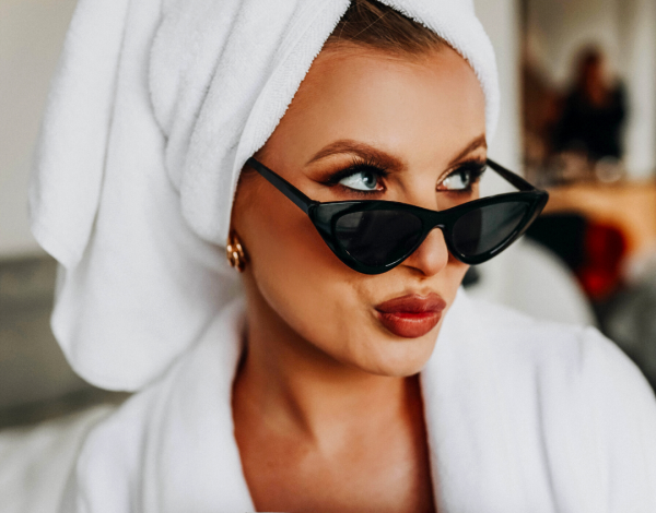 beaufitul woman during city break in cracow