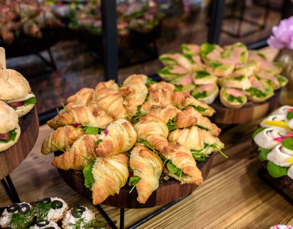 zimny bufet na imprezę okolicznościową