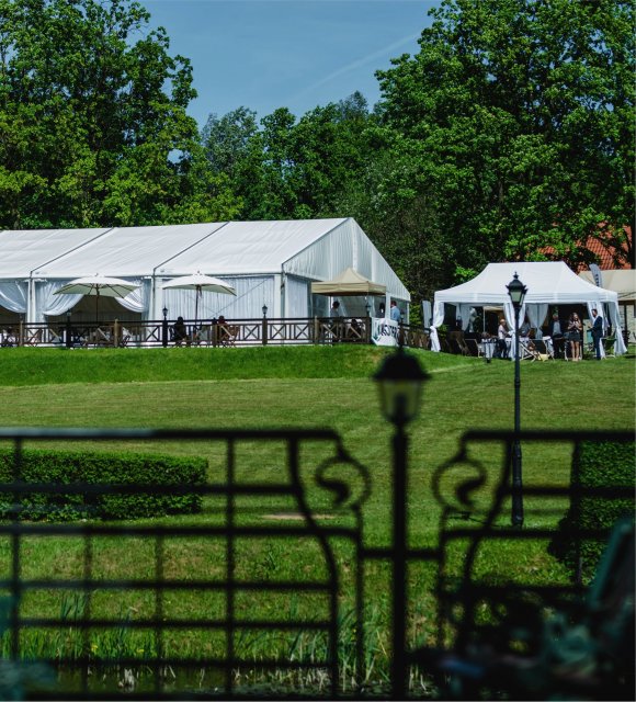 SZKOLENIA I KONFERENCJE W PLENERZE