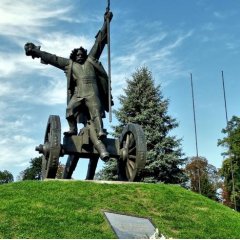 The battlefield, the Kościuszko Mound and the monument to Bartosz Głowacki in Racławice