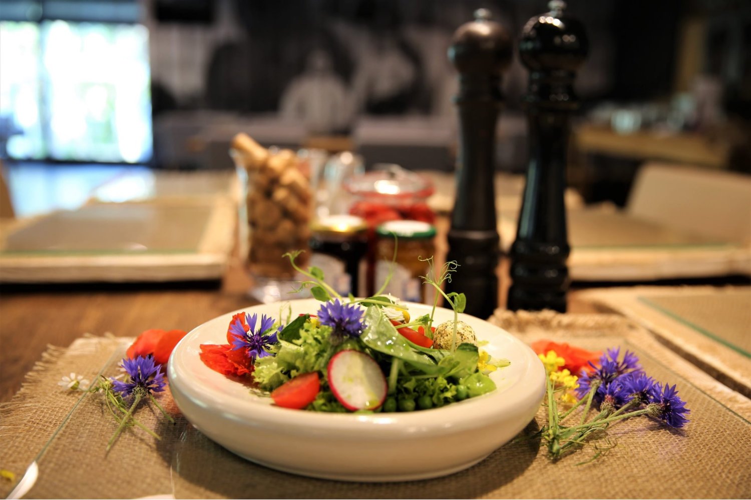 Zdrowe odżywianie na wakacjach – jak to zrobić? 