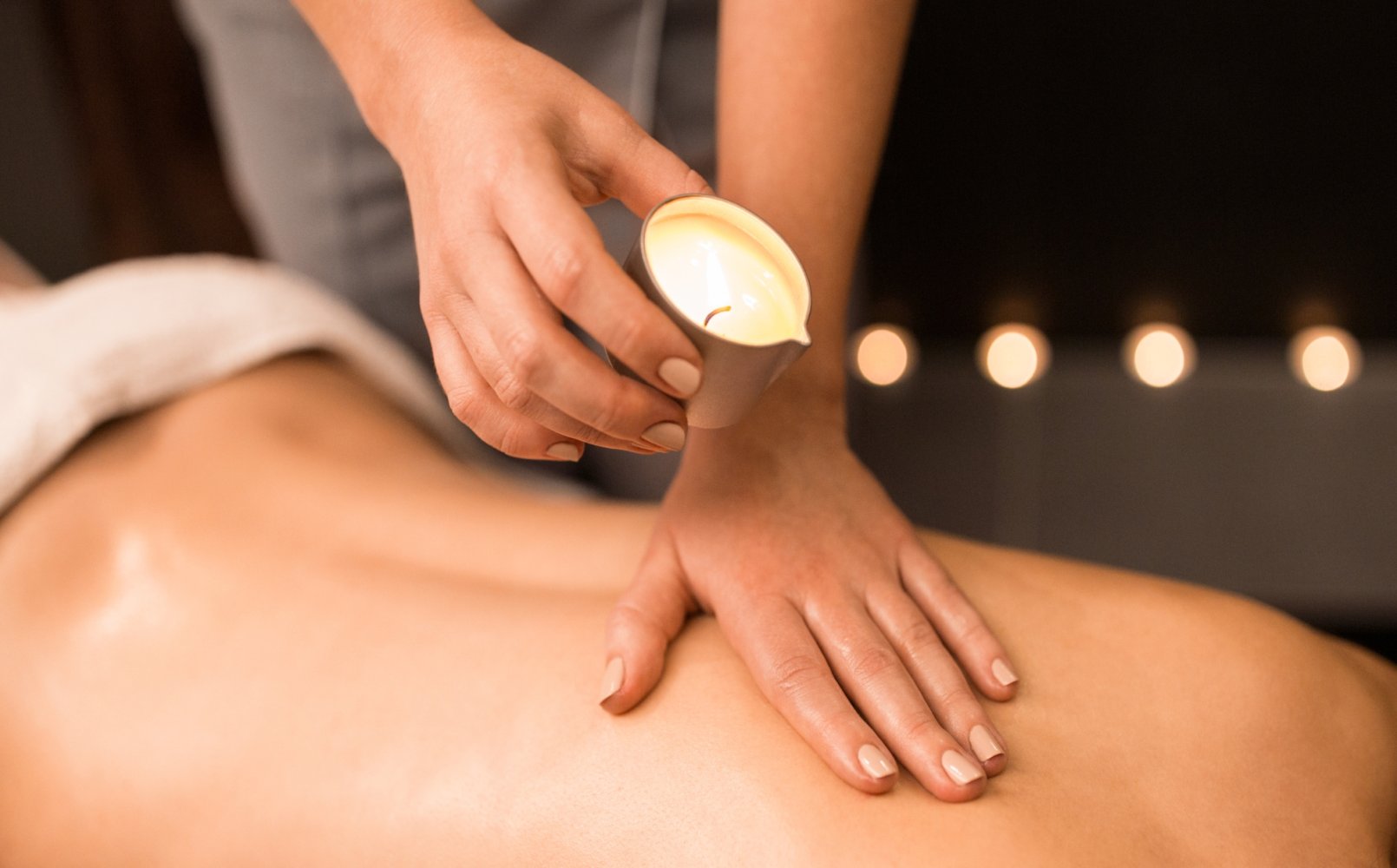 ZABIEG MIESIĄCA AROMATYCZY MASAŻ ŚWIECĄ