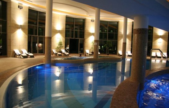 PRZEDŁUŻAMY WEEKENDOWE GODZINY OTWARCIA BASENU