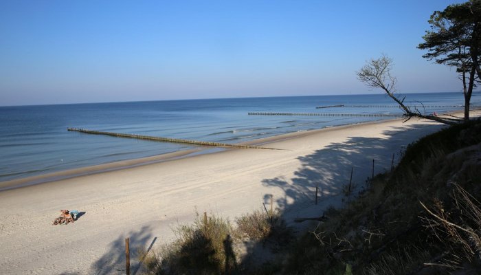 Poranny spacer plażą HAVET Hotel