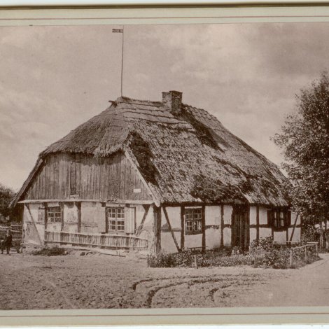 1186–1850: Beginnings and Development