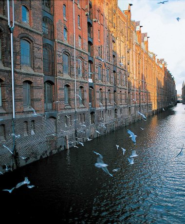 Hamburg - the gateway to the world