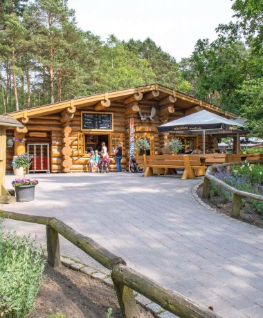 Baumwipfelpfad Heide Himmel