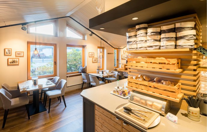 Award-winning champagne breakfast buffet