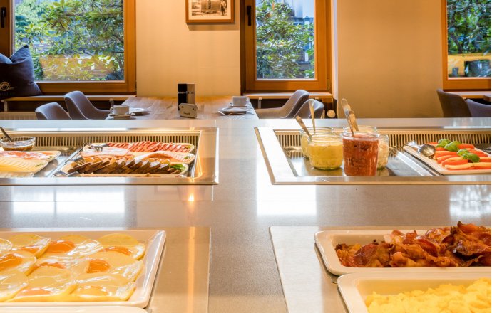 Opening times for our champagne breakfast buffet