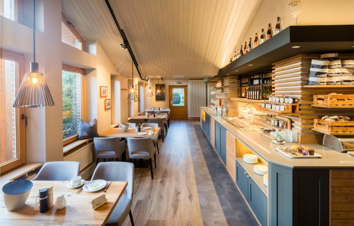 Award-winning champagne breakfast buffet