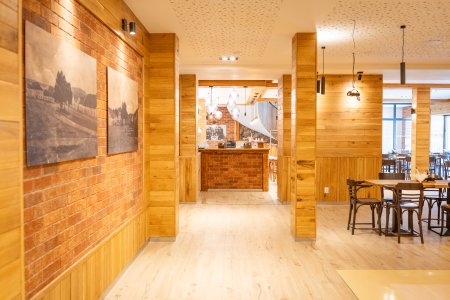Lobby bar