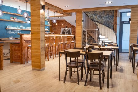 Lobby bar