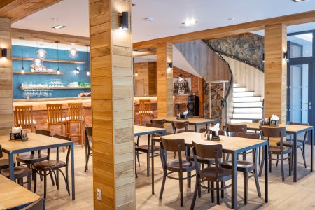 Lobby bar