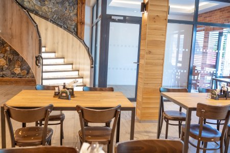 Lobby bar