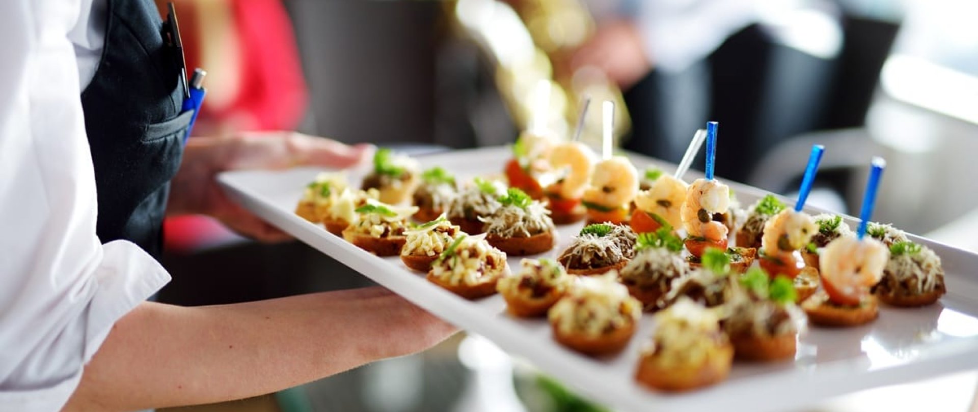 Menu andrzejkowe z cateringu: jak dobrać dania i porcje do liczby osób?