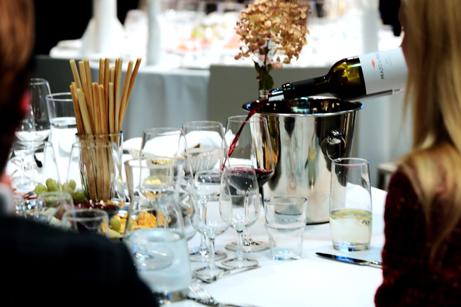   Weinverkostung als Form der Teamintegration