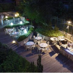 GARDEN PARTY