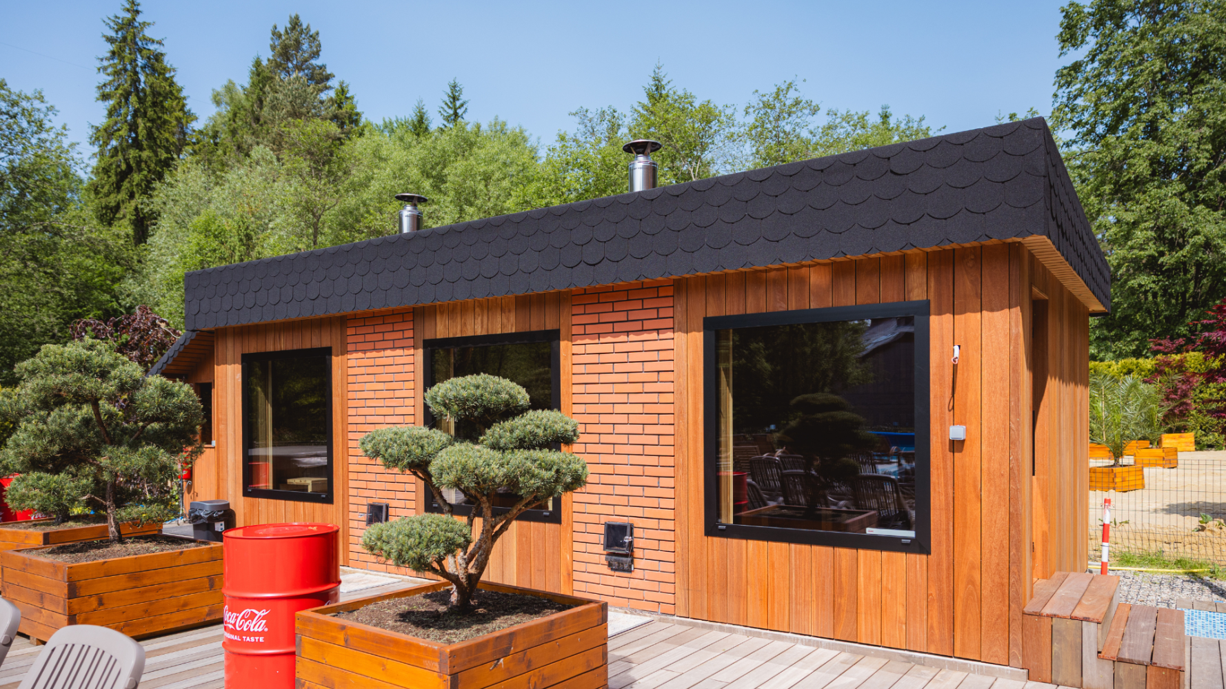 Zewnętrzna strefa SPA - sauna fińska i jacuzzi