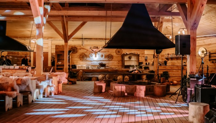 Jak zorganizować konferencję biznesową w hotelu? Poradnik krok po kroku