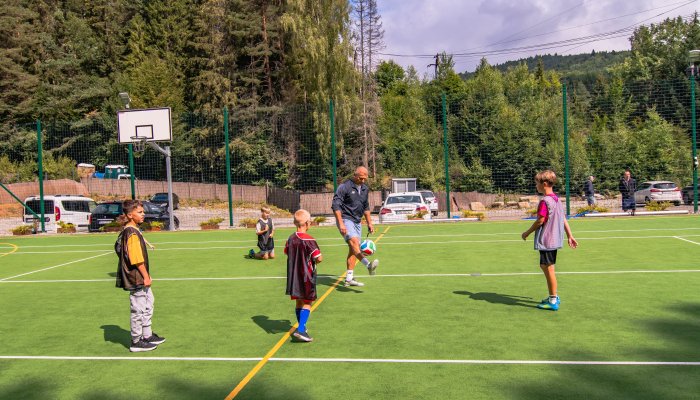 Treningi piłkarskie z gwiazdami futbolu w Czarnym Potoku