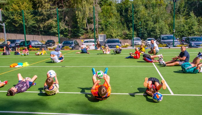 Treningi piłkarskie z gwiazdami futbolu w Czarnym Potoku