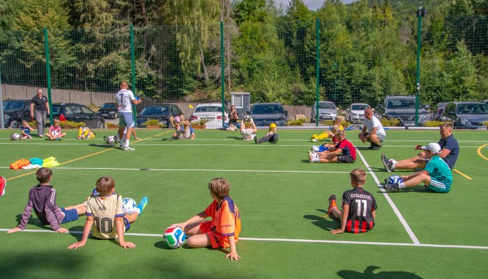 Treningi piłkarskie z gwiazdami futbolu w Czarnym Potoku