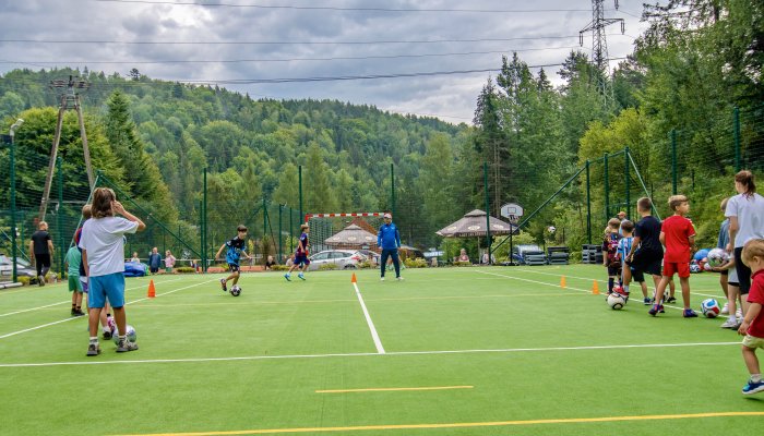 Treningi piłkarskie z gwiazdami futbolu w Czarnym Potoku