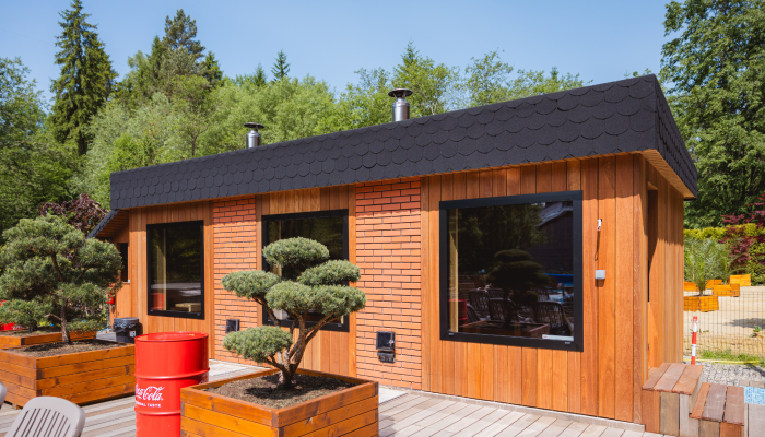 Zewnętrzna strefa SPA - sauna fińska i jacuzzi