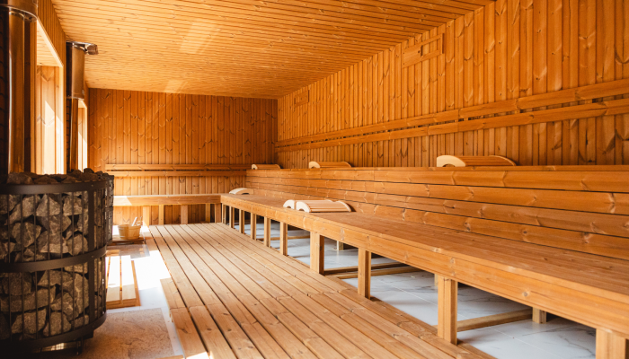 Zewnętrzna strefa SPA - sauna fińska i jacuzzi