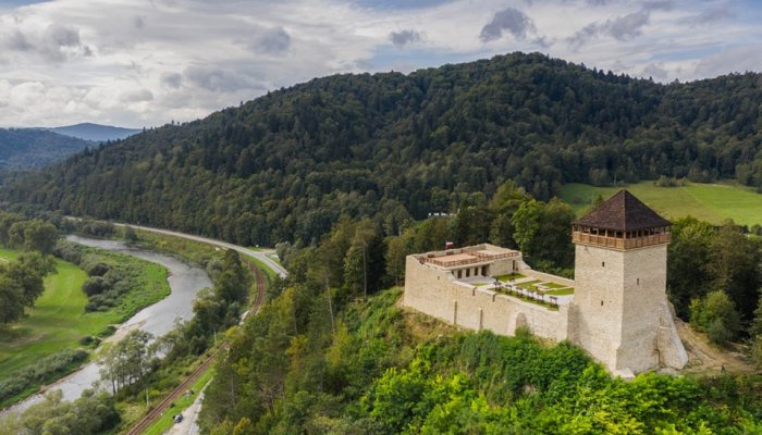 Zamek Baszta w Muszynie – perła architektury i historia ukryta w sercu Beskidu Sądeckiego