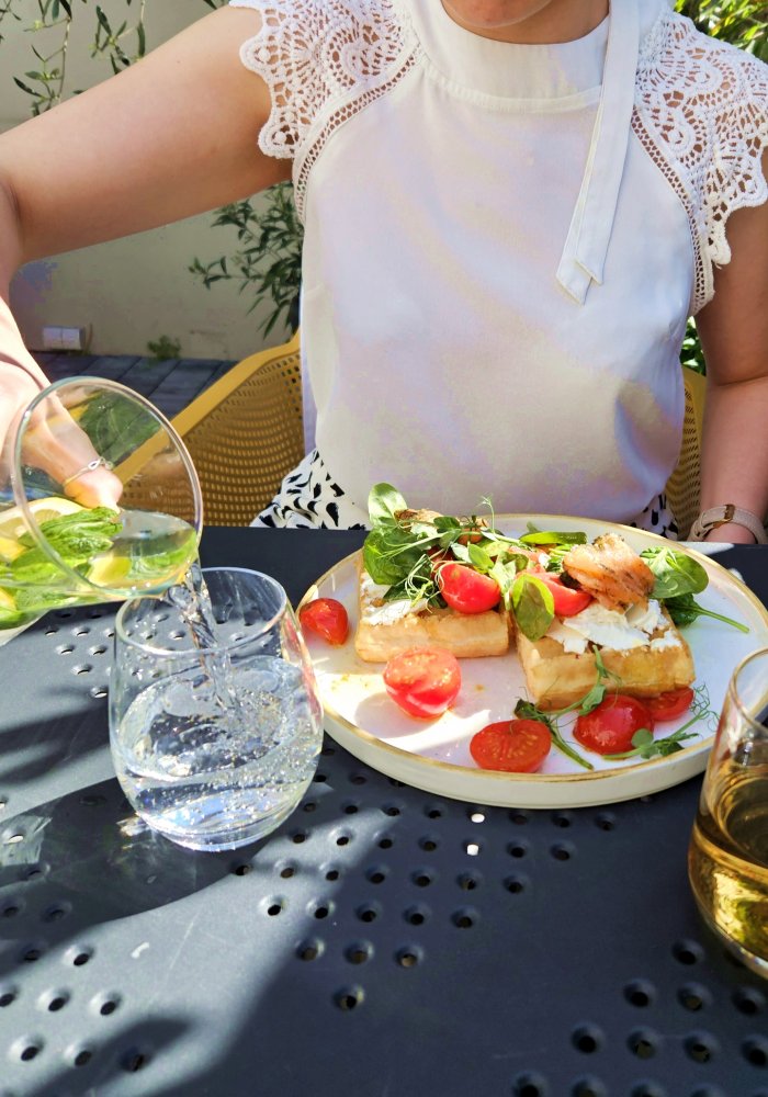 Śniadania w Ogrodzie Esterante