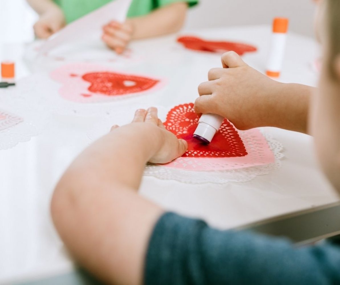 ROMANTIC DINNER WITH KIDS? IT’S POSSIBLE WITH US!