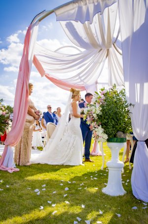 Zaślubiny w otoczeniu zieleni