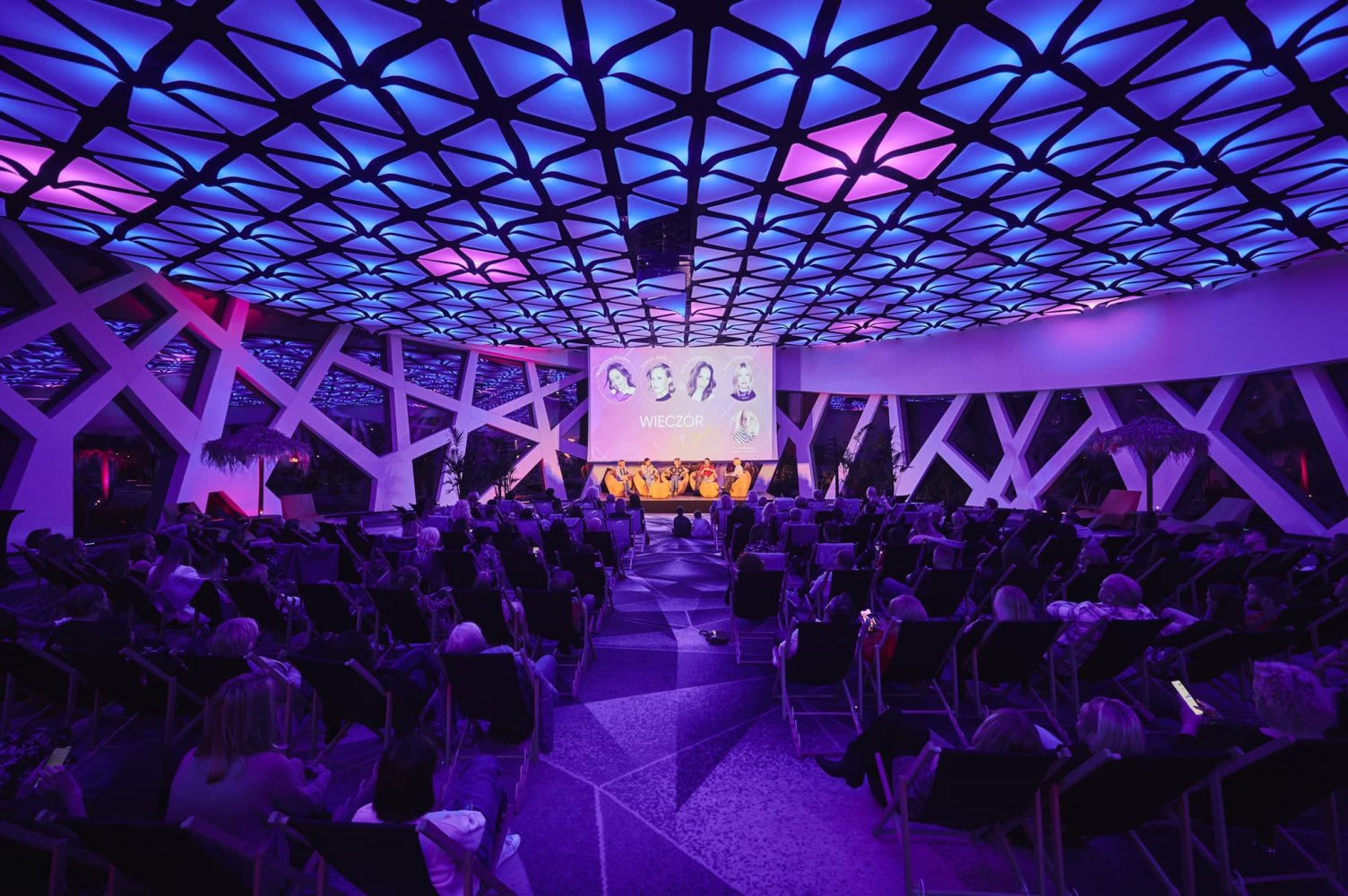 Вихідні з Лейдіс