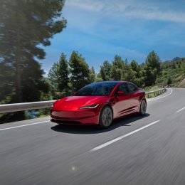 / 11-12 LIPCA / Jazdy próbne z Tesla