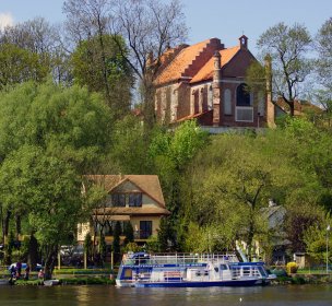 Iglesia tardo-gótica del siglo XVI.