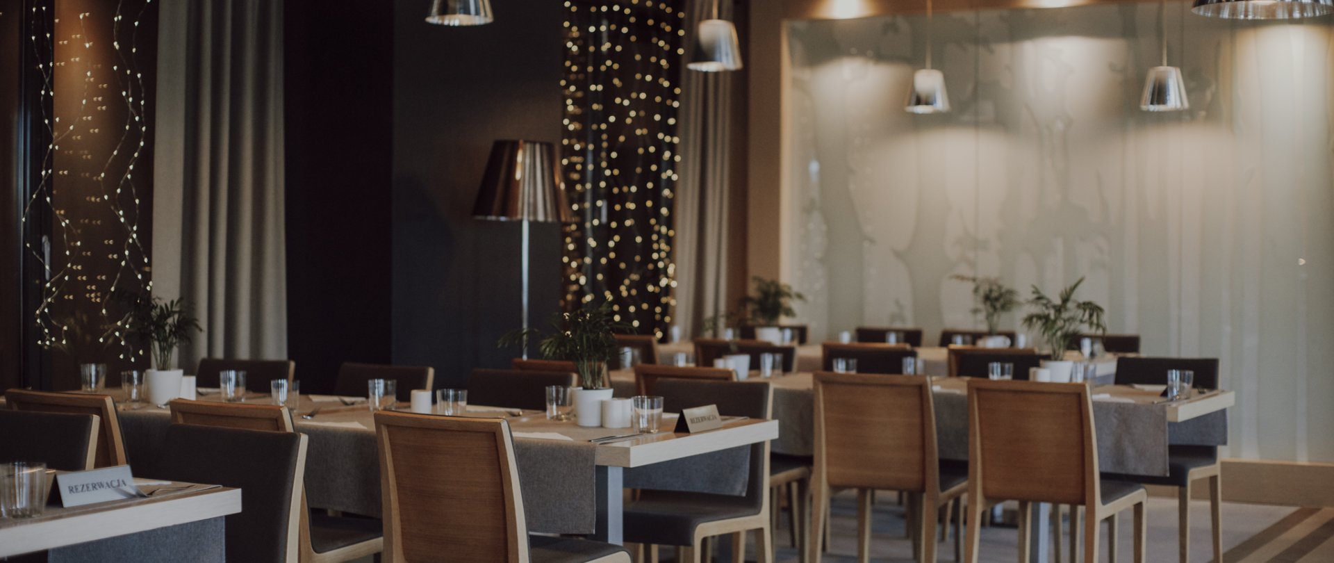 Hotelowa restauracja jako świetne miejsce na organizację imprezy okolicznościowej