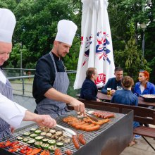 Jak zorganizować event z okazji rocznicy powstania firmy?