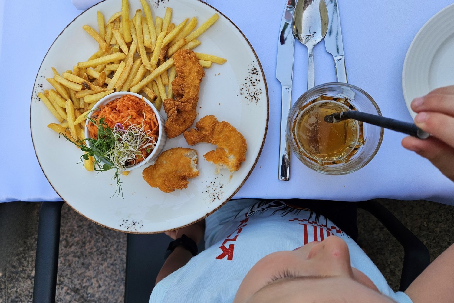 Summer lunches at Hotel Swing! FREE ENTRY to the Stacja Parkowa Beach!